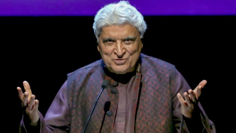 Javed Akhtar says fear of ED, CBI raids prevents Bollywood from speaking up: ‘There was no IT raid on Meryl Streep’ | Bollywood