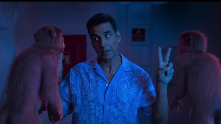 Akshay Kumar gives a witty response to question about his fee for Housefull 5. Watch | Bollywood