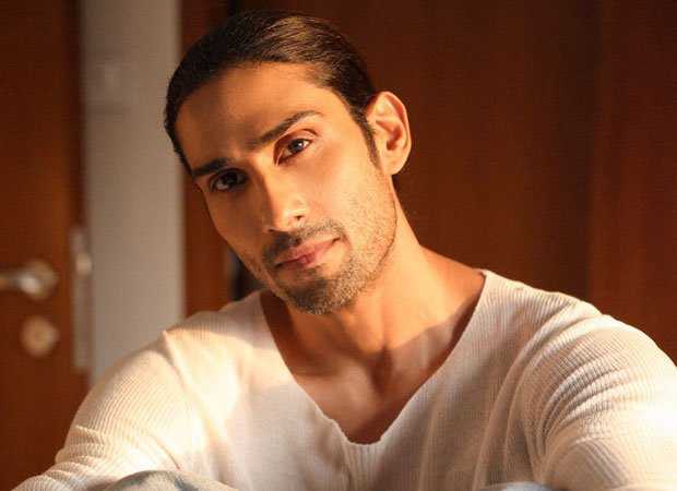 Prateik Smita Patil reveals being approached by gay men in his early 20s: “When I did Cobalt Blue, people presumed I was bisexual” 20 : Bollywood News