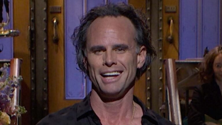Walton Goggins steers clear of Aimee Lou Wood drama on SNL, brings spotlight on sex symbol tag