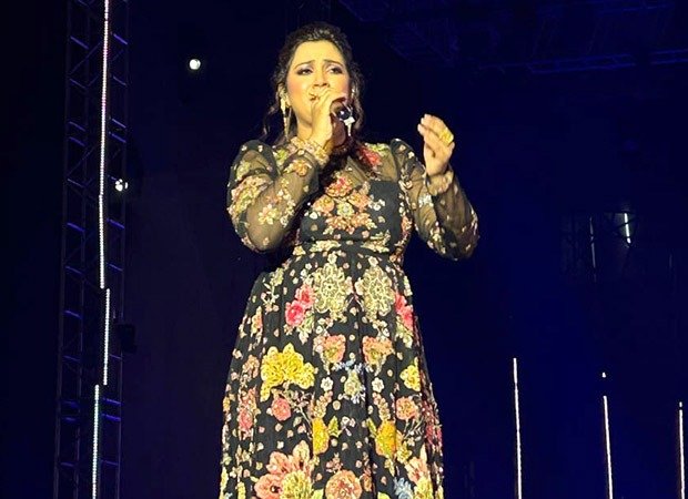 Shreya Ghoshal’s fan travels 12,000 km on his birthday to attend her concert in Mumbai 12000 : Bollywood News
