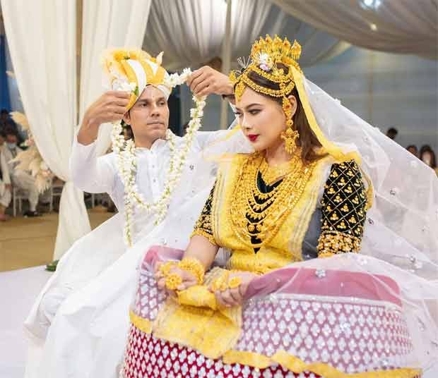 Randeep Hooda BREAKS silence on marrying Lin Laishram amid tension in Manipur: “As soon as our pheras finished, we could hear HUNDREDS of AK-47s going off. Lin’s brother told me, ‘Iss mahaul mein ek jaat hi aake yahaan shaadi kar sakta hai’” 47 : Bollywood News