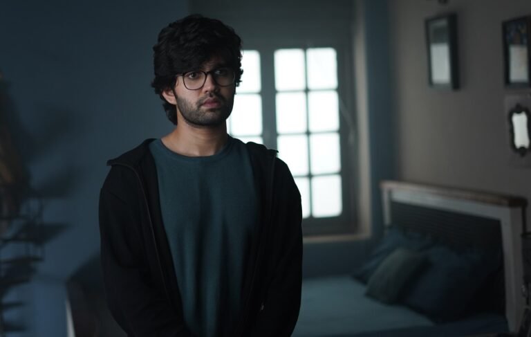 Andhera Season 1 review: Supernatural thriller flies high on ambition, low on chills | Web Series